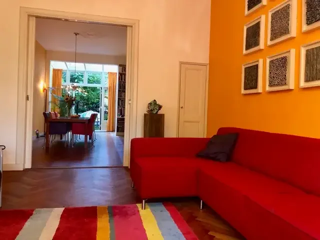 geblurde versie van de foto als achtergrond
