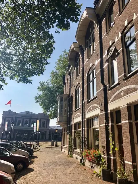 geblurde versie van de foto als achtergrond