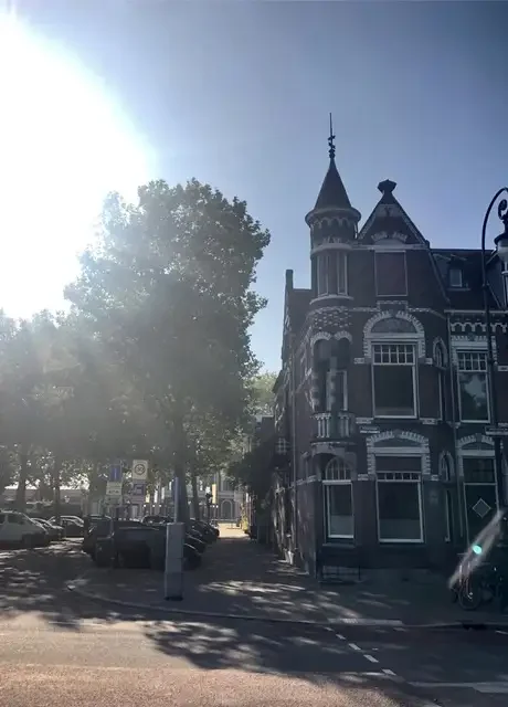 geblurde versie van de foto als achtergrond