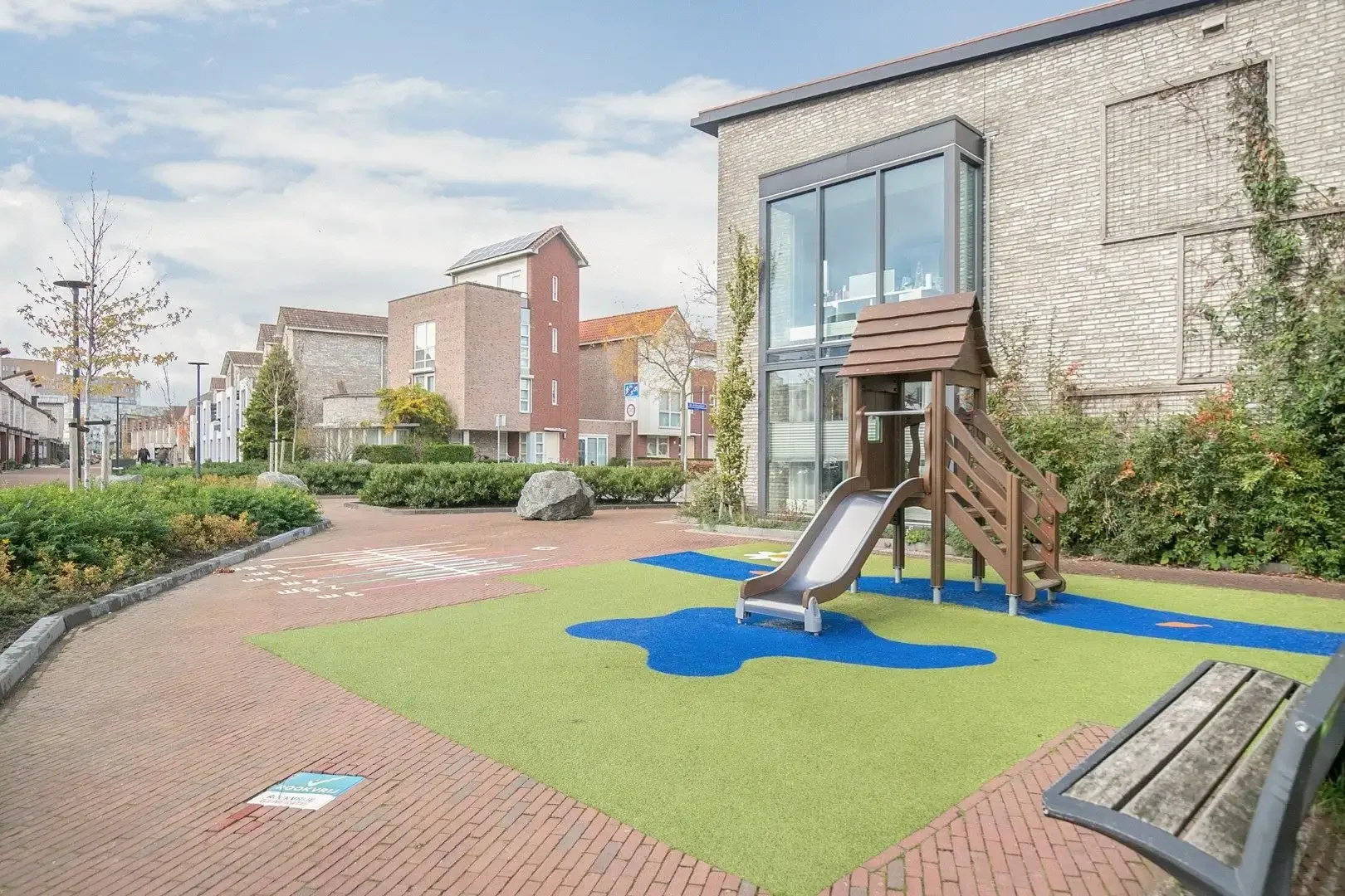 geblurde versie van de foto als achtergrond