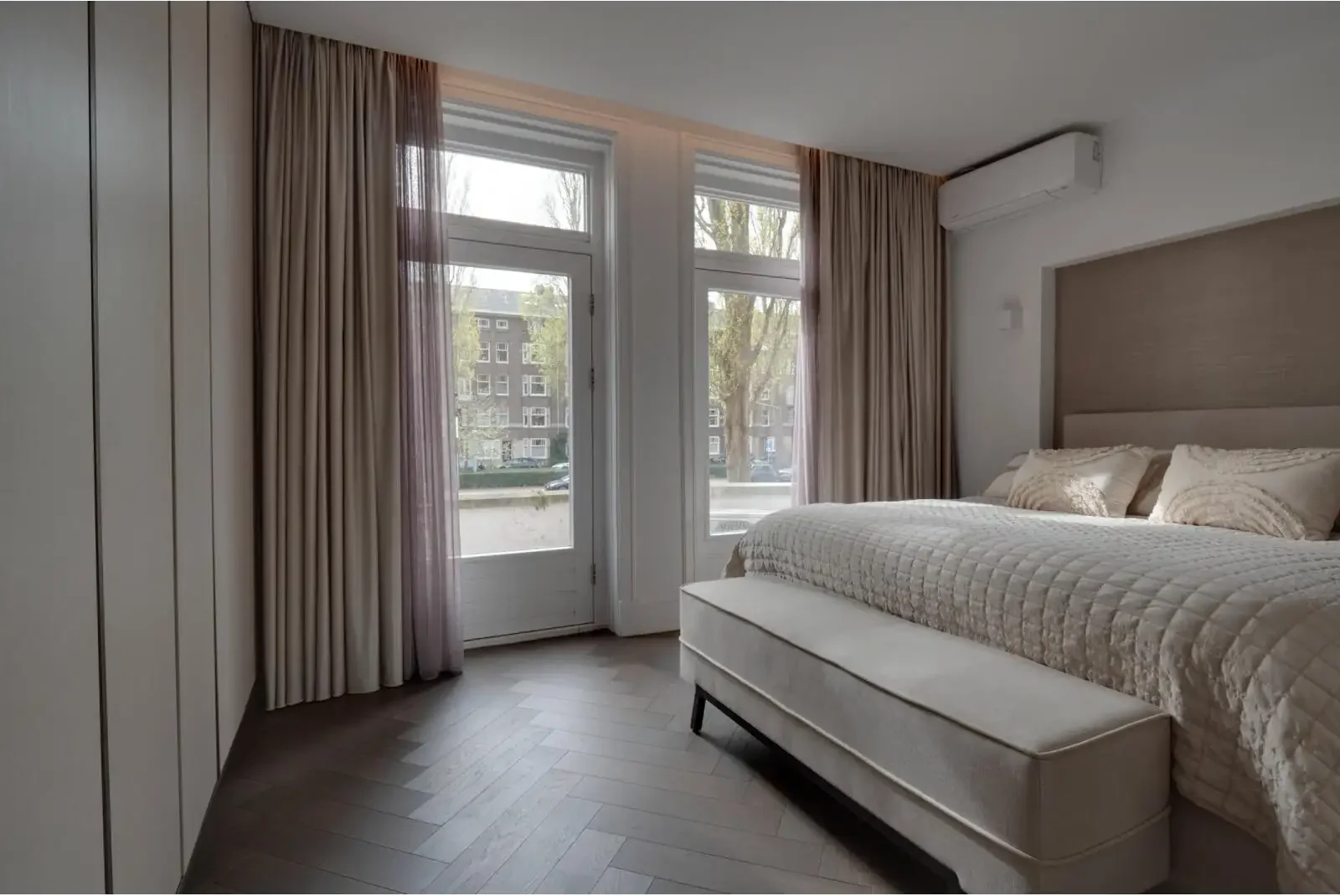 geblurde versie van de foto als achtergrond
