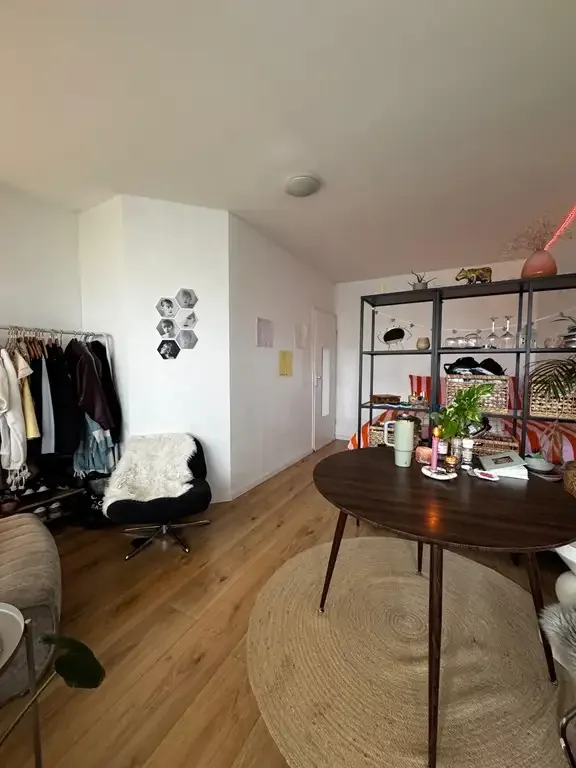 geblurde versie van de foto als achtergrond