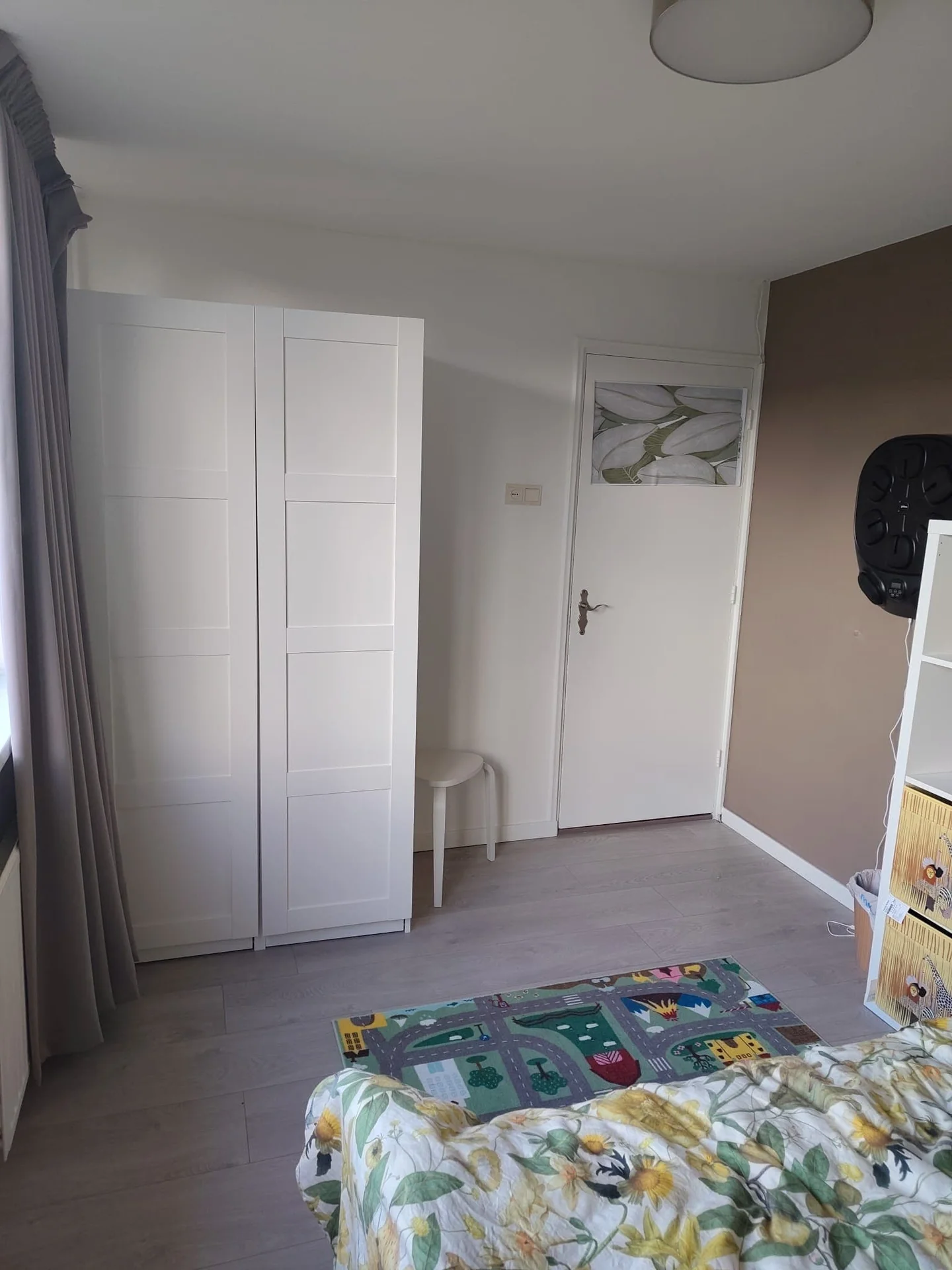 geblurde versie van de foto als achtergrond