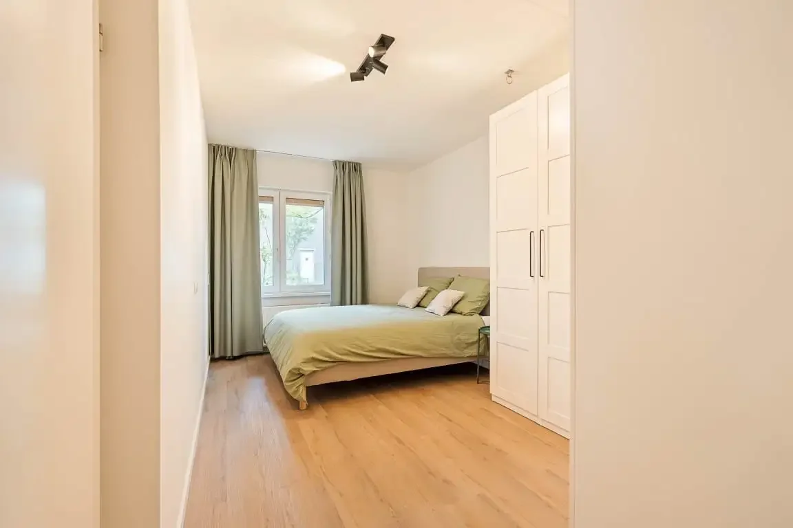 geblurde versie van de foto als achtergrond
