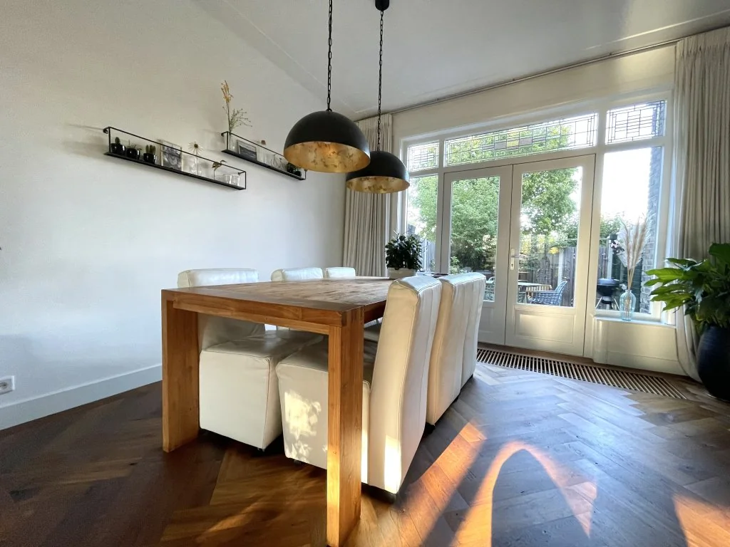 geblurde versie van de foto als achtergrond