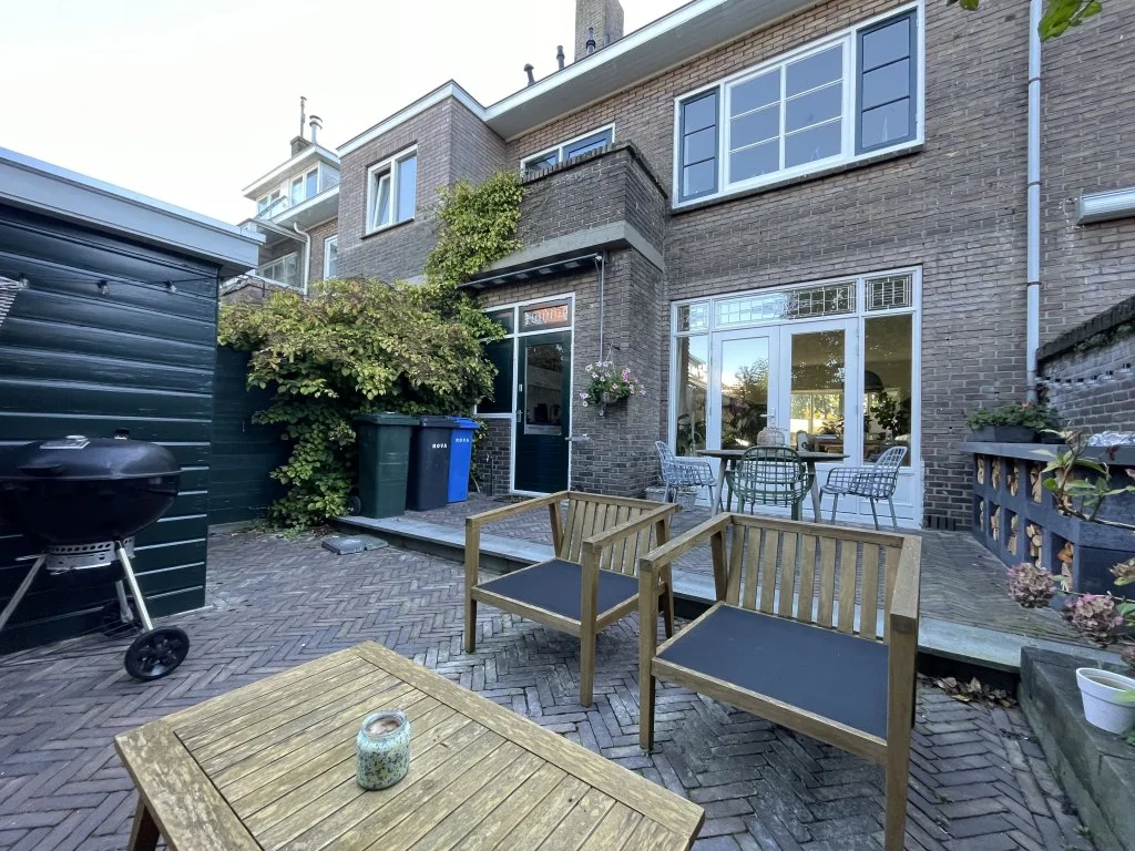 geblurde versie van de foto als achtergrond