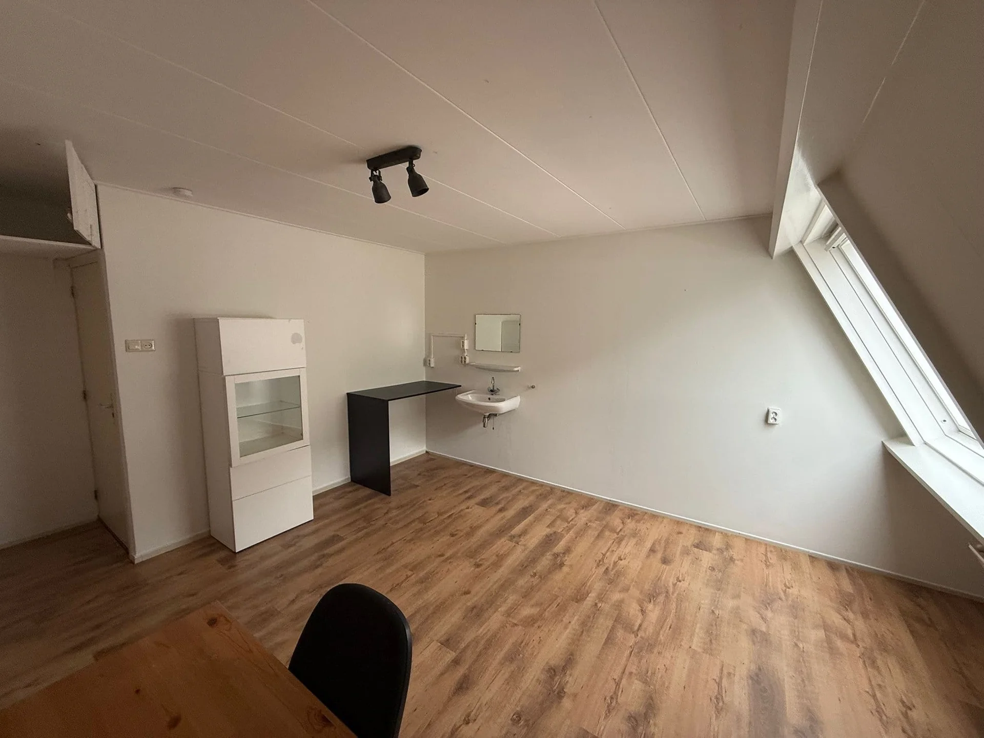 geblurde versie van de foto als achtergrond