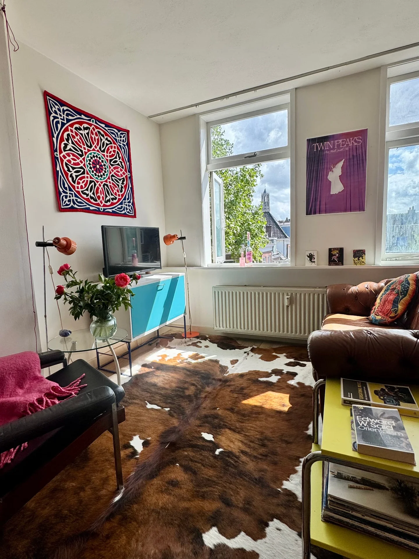 geblurde versie van de foto als achtergrond