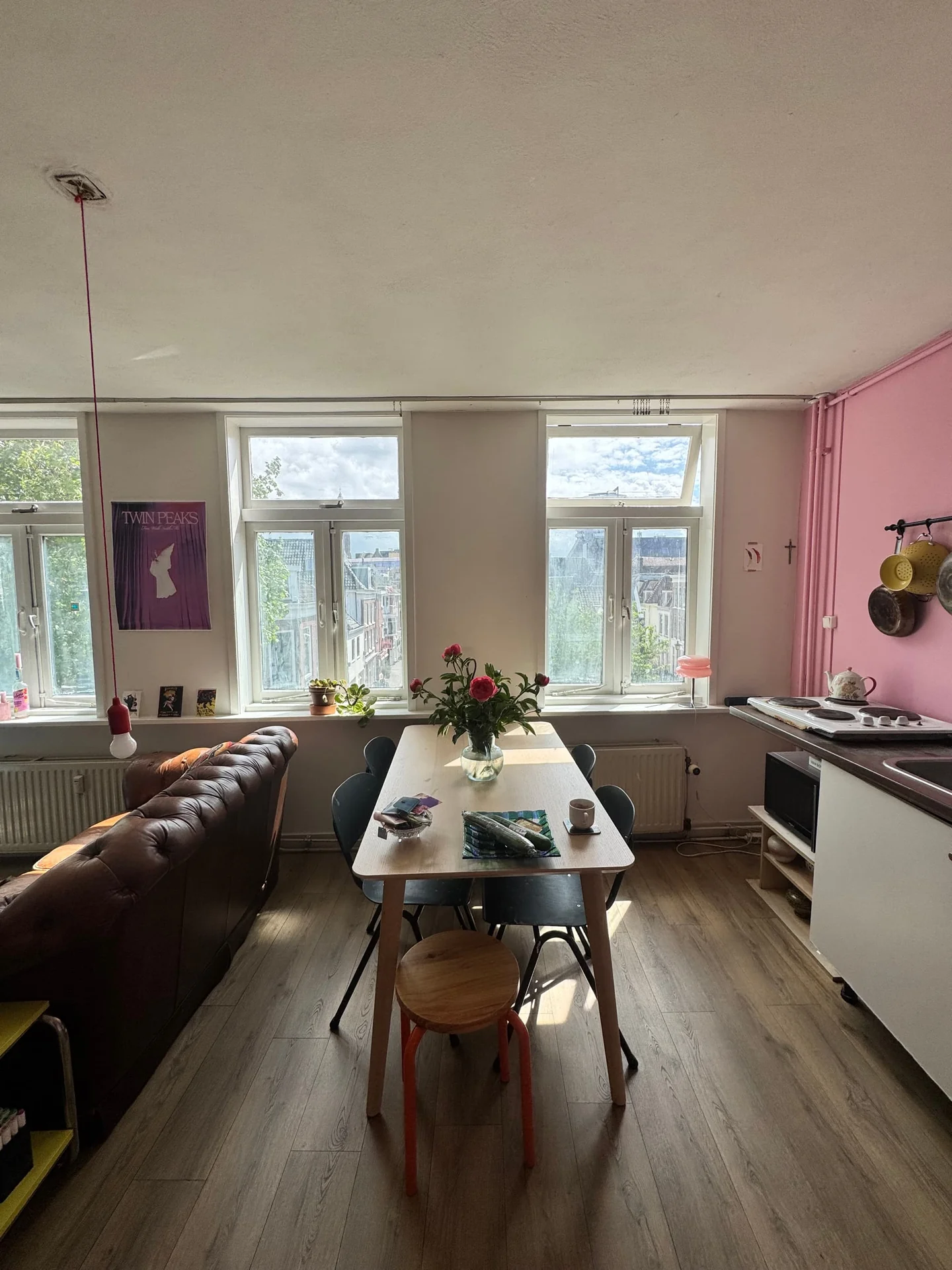 geblurde versie van de foto als achtergrond