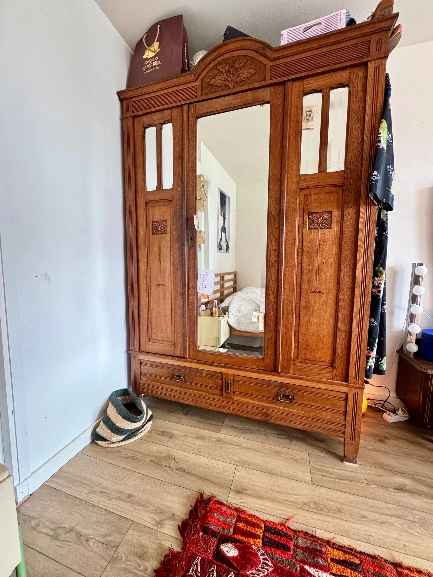 geblurde versie van de foto als achtergrond