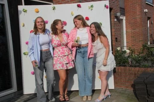 geblurde versie van de foto als achtergrond