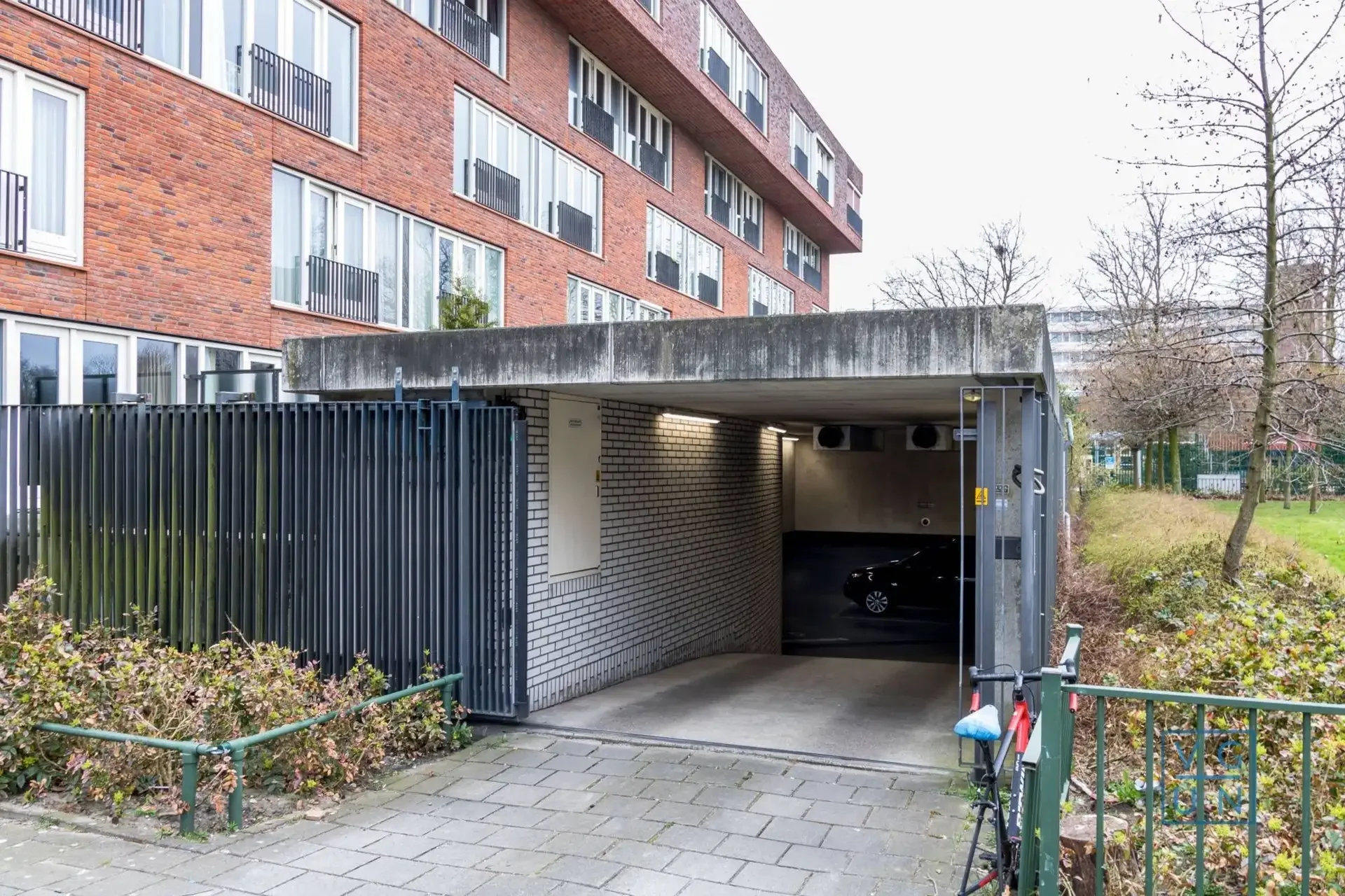 geblurde versie van de foto als achtergrond