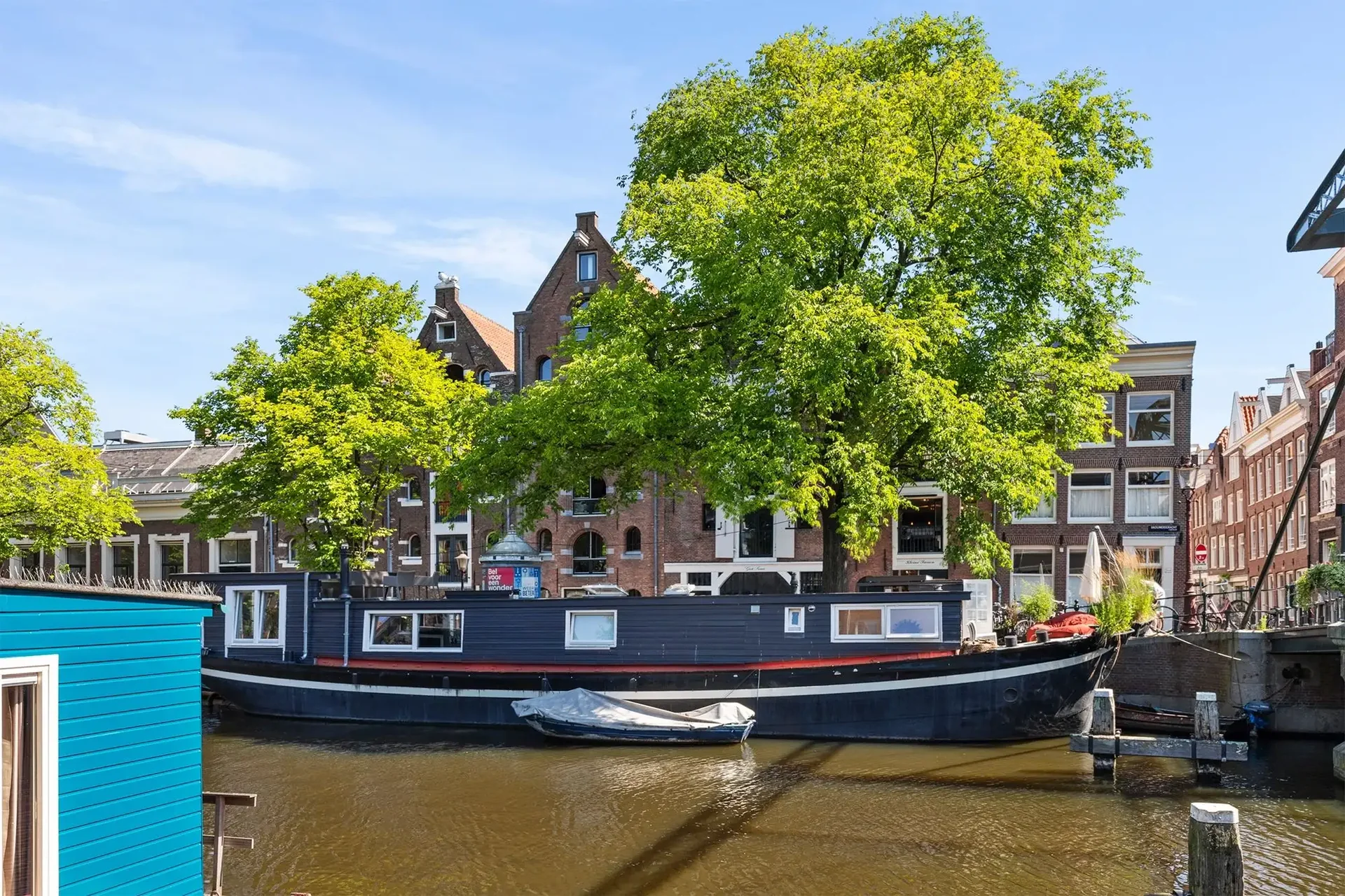 geblurde versie van de foto als achtergrond