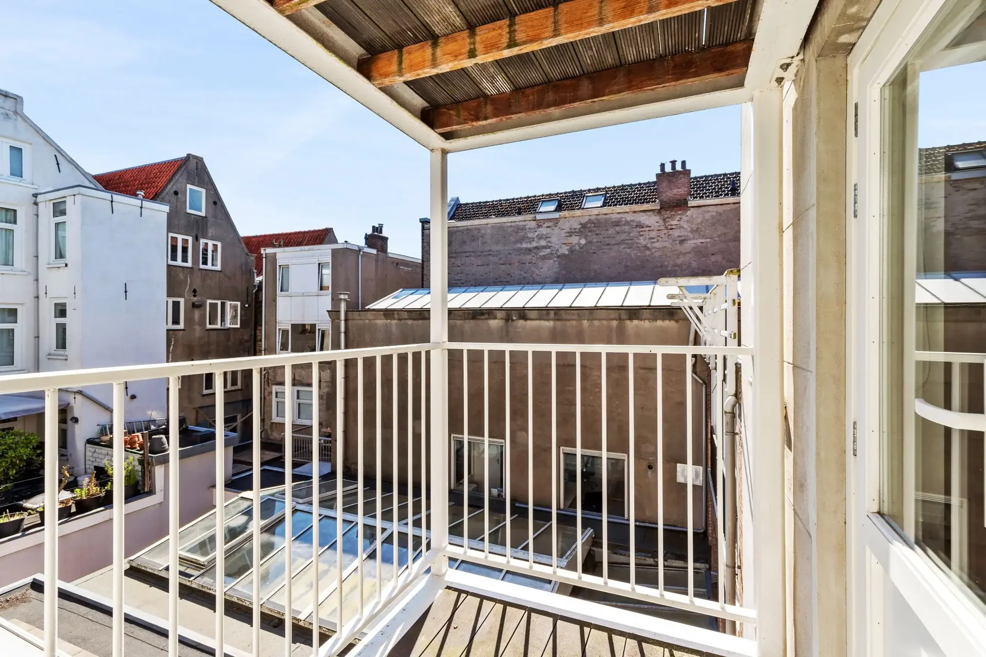geblurde versie van de foto als achtergrond