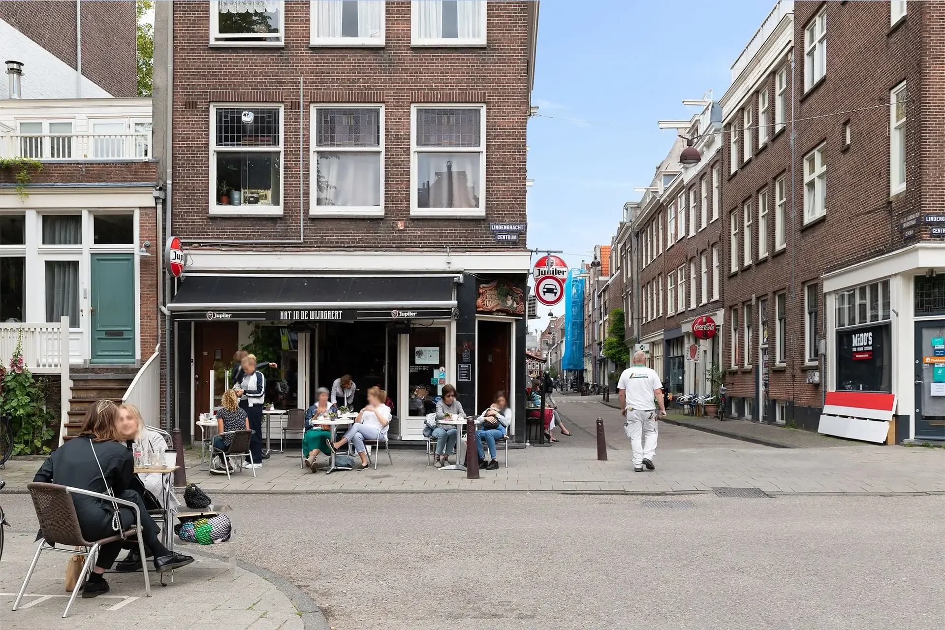 geblurde versie van de foto als achtergrond