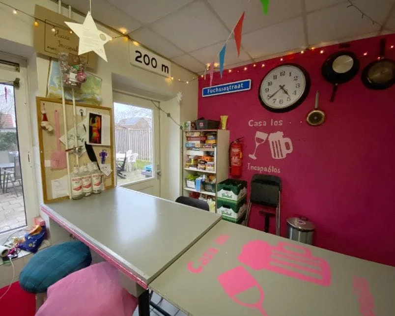 geblurde versie van de foto als achtergrond