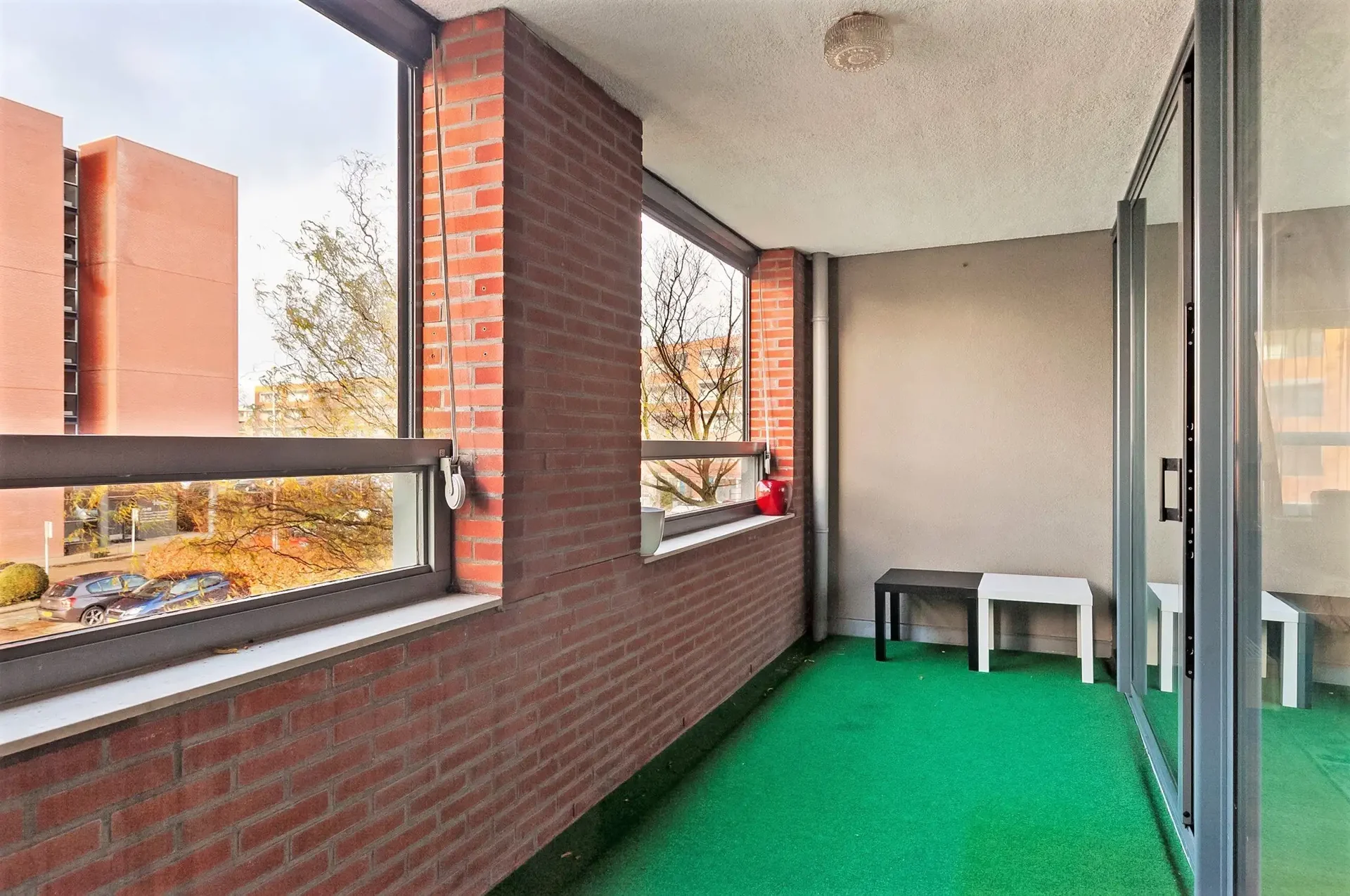 geblurde versie van de foto als achtergrond