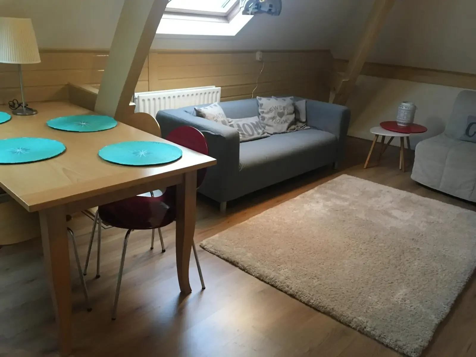 geblurde versie van de foto als achtergrond