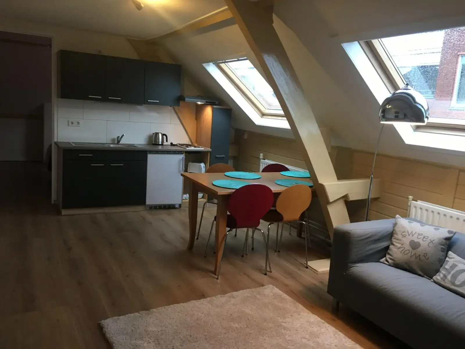 geblurde versie van de foto als achtergrond