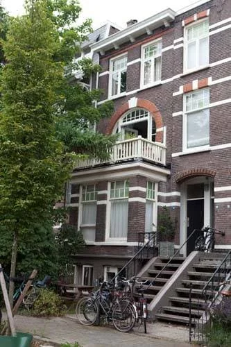 geblurde versie van de foto als achtergrond