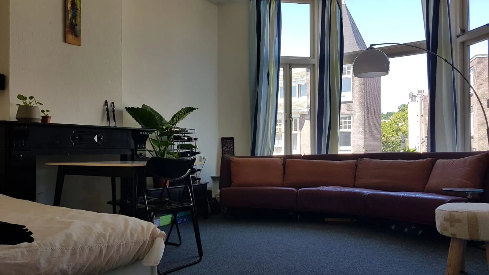 geblurde versie van de foto als achtergrond