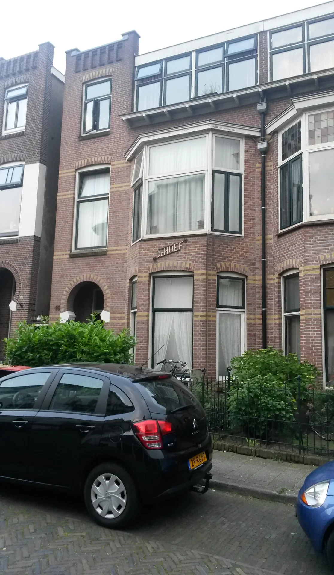 geblurde versie van de foto als achtergrond