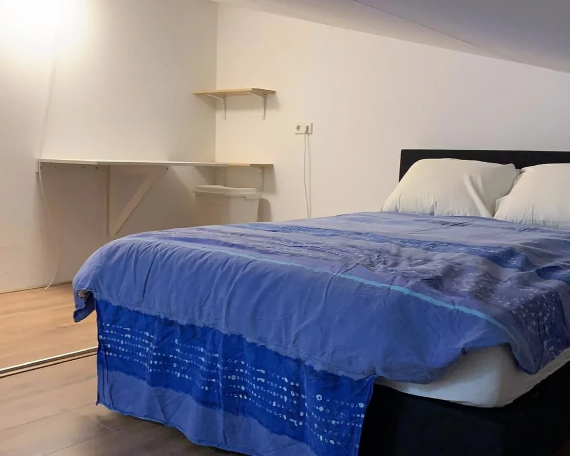 Foto van de Kamer gelegen aan de Van der Woudendijk in Den Haag