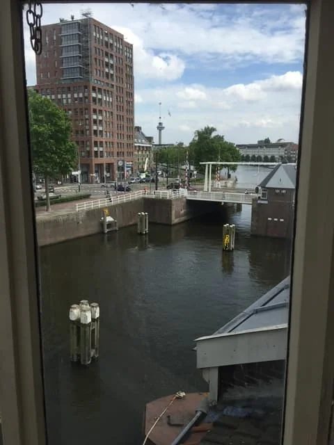 Foto van de Kamer gelegen aan de Mathenesserdijk in Rotterdam