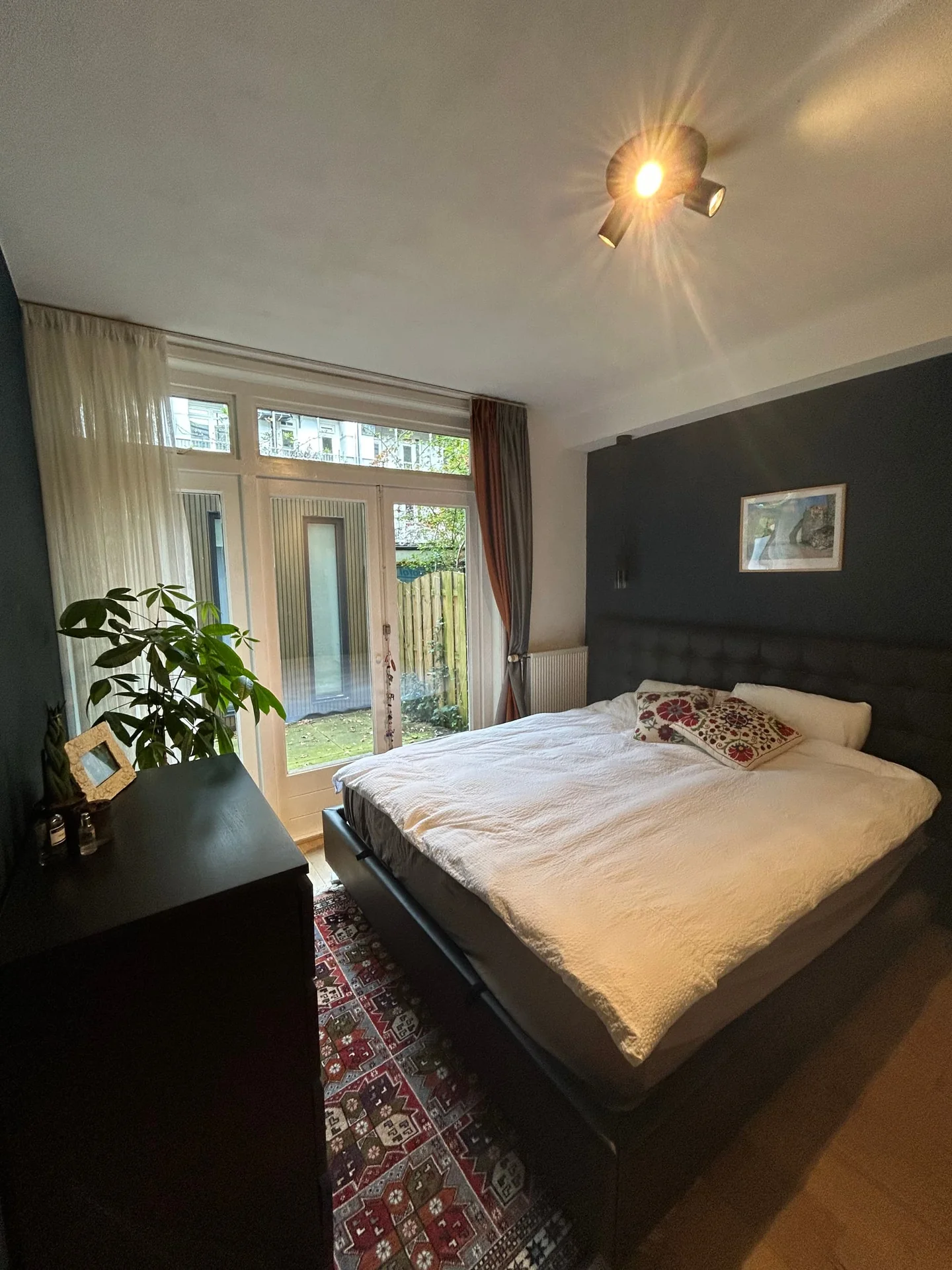 geblurde versie van de foto als achtergrond