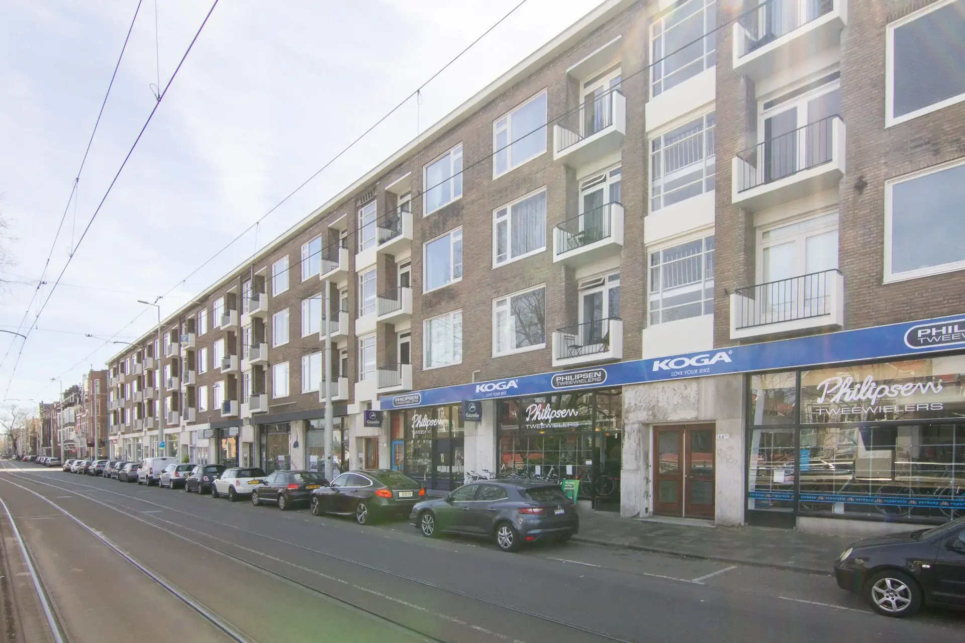 geblurde versie van de foto als achtergrond