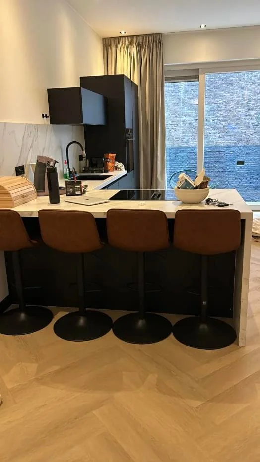 geblurde versie van de foto als achtergrond