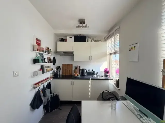 geblurde versie van de foto als achtergrond