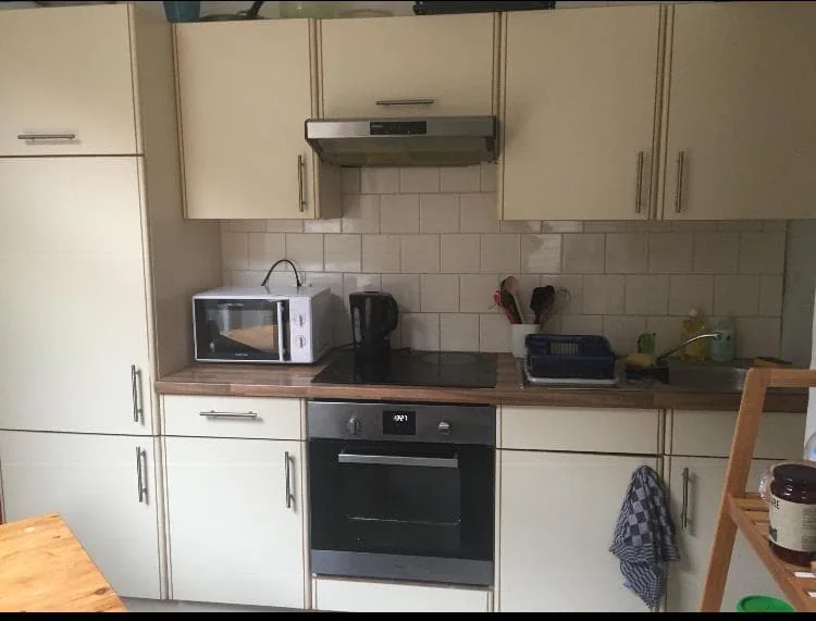 geblurde versie van de foto als achtergrond