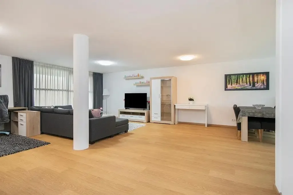 geblurde versie van de foto als achtergrond