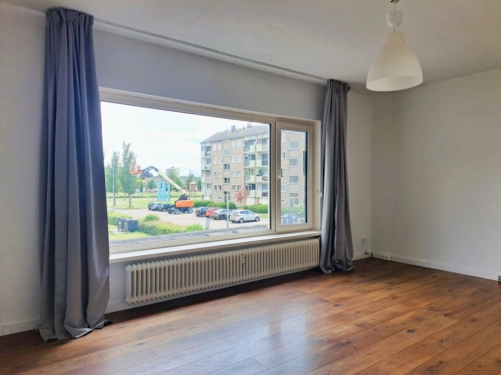 geblurde versie van de foto als achtergrond