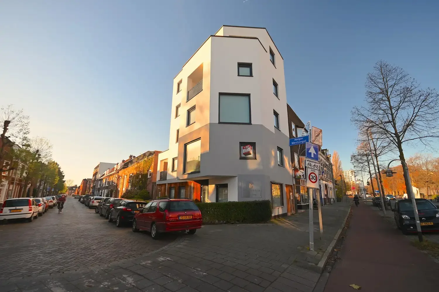 geblurde versie van de foto als achtergrond