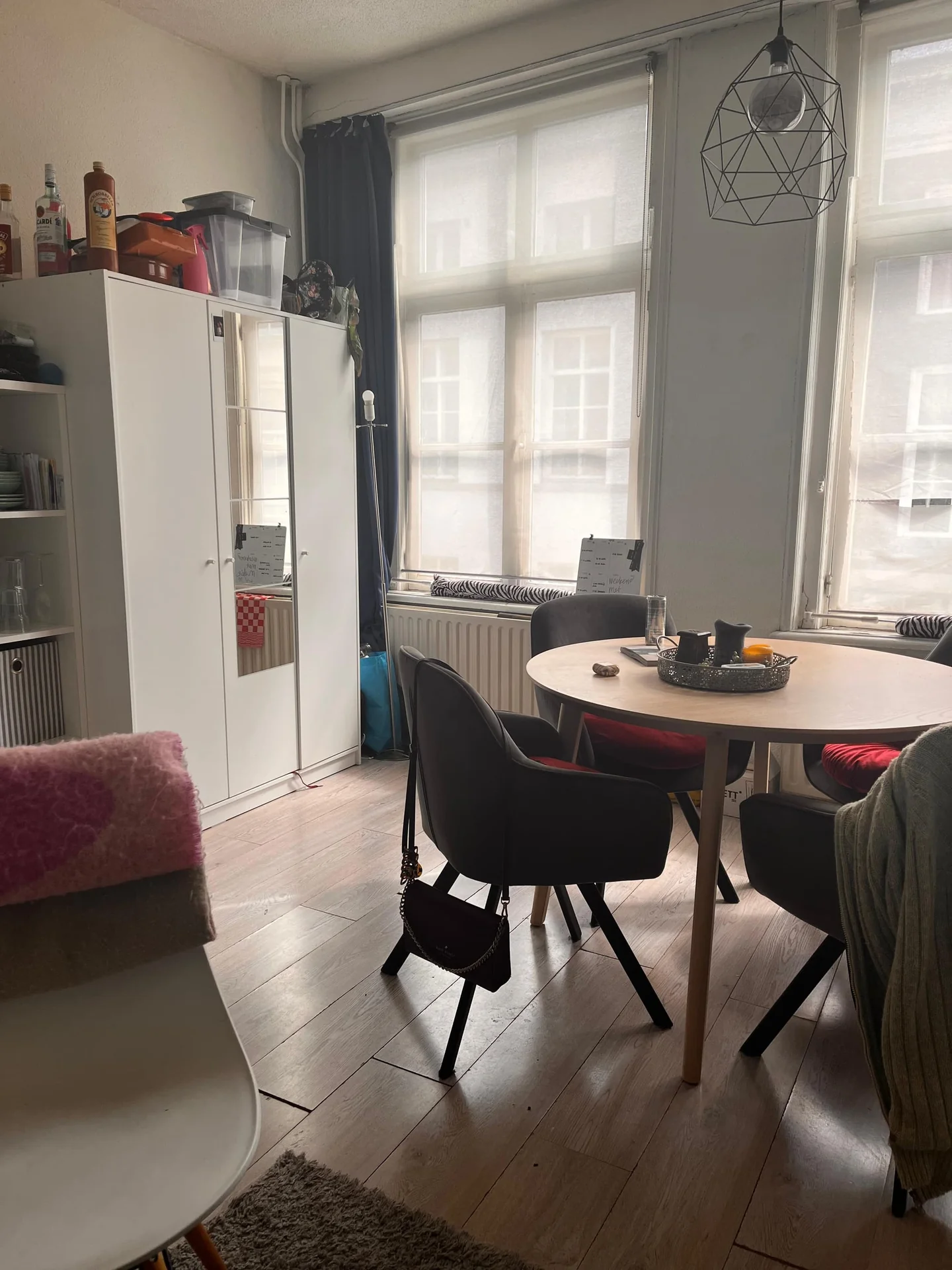 geblurde versie van de foto als achtergrond
