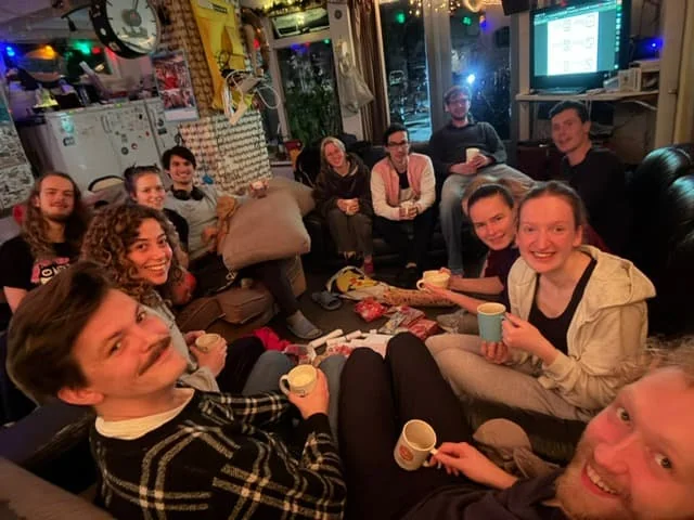 geblurde versie van de foto als achtergrond