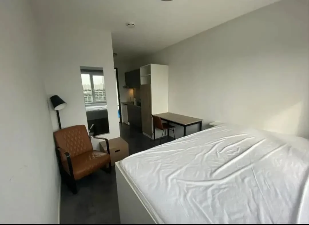 geblurde versie van de foto als achtergrond