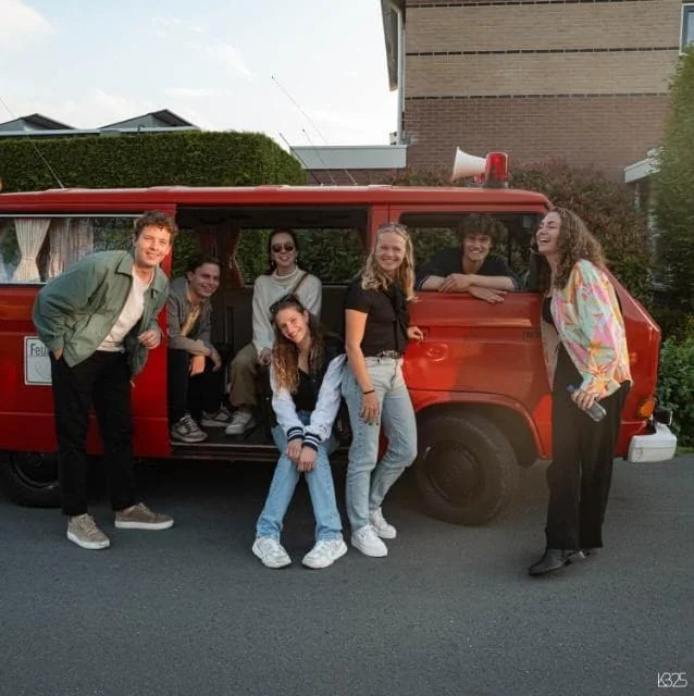 geblurde versie van de foto als achtergrond