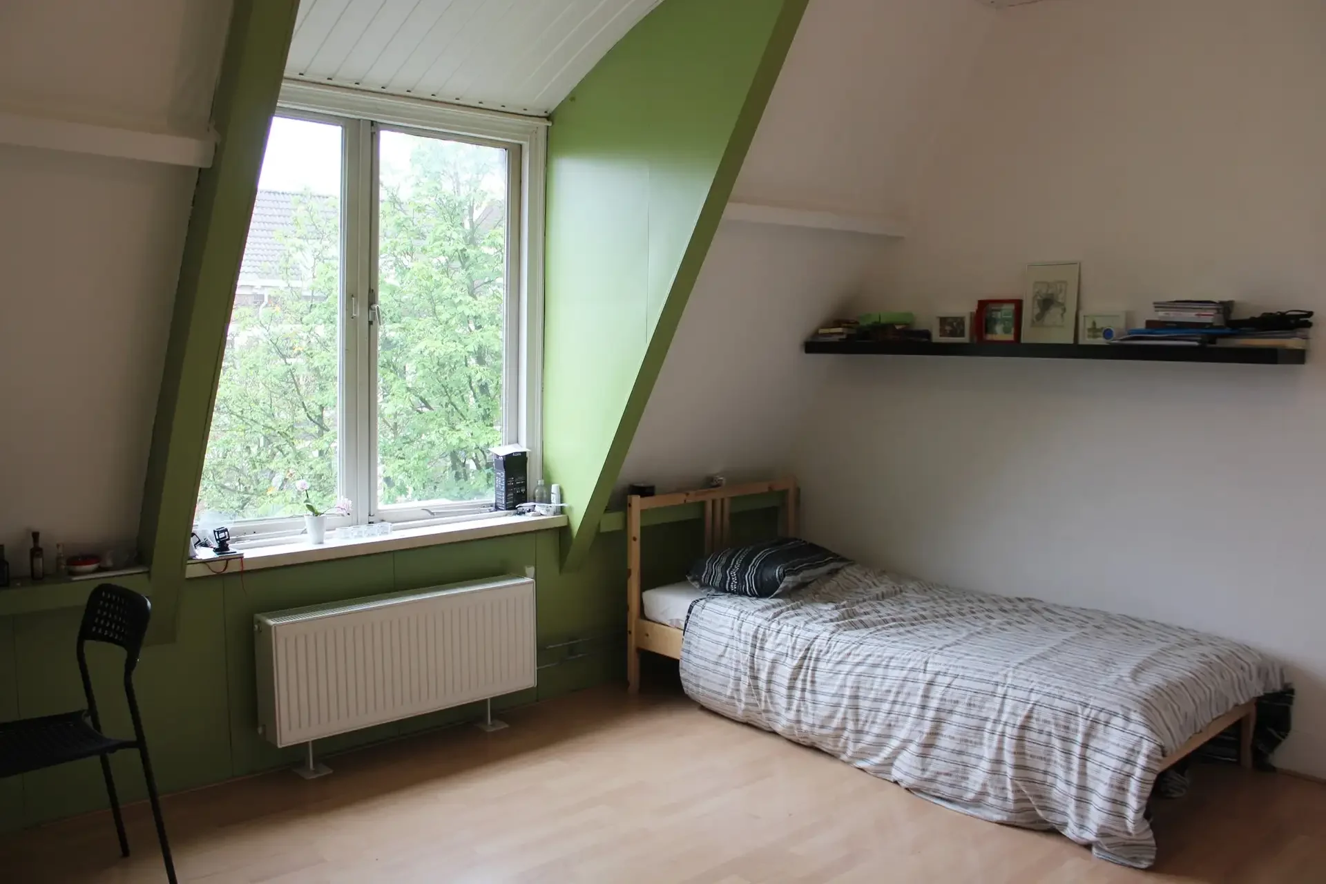 geblurde versie van de foto als achtergrond