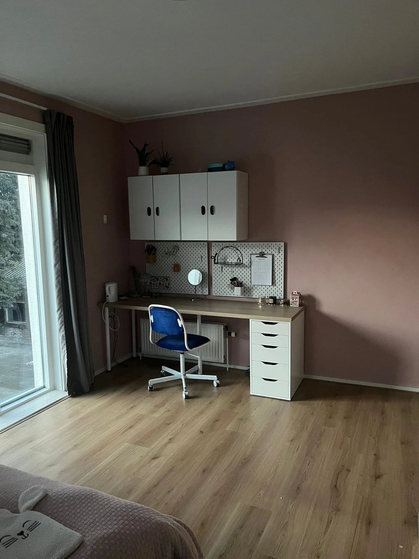 geblurde versie van de foto als achtergrond