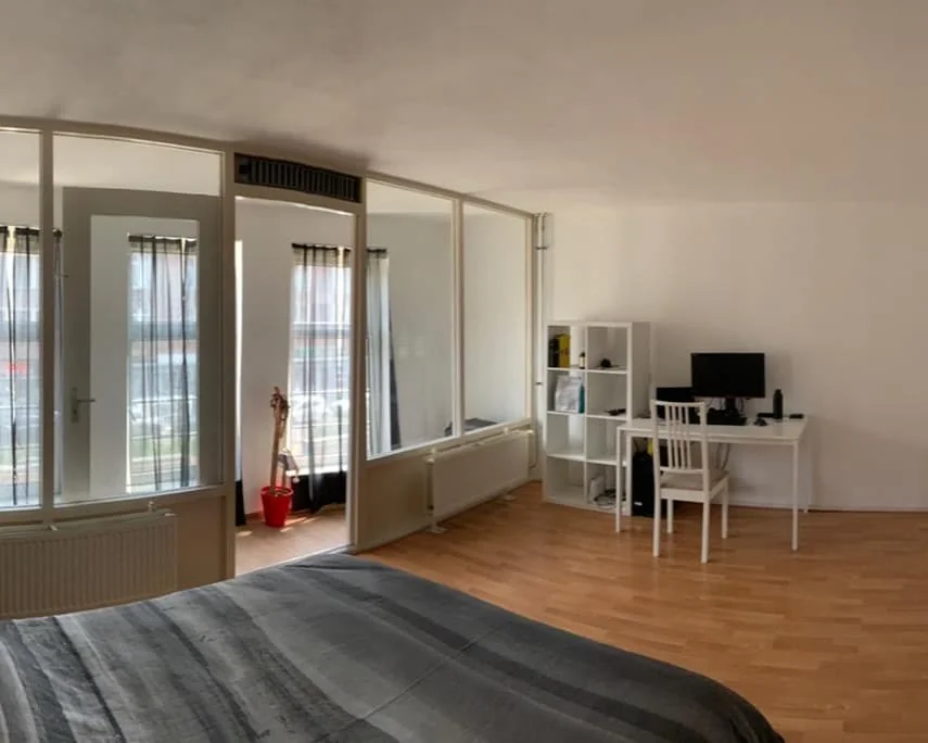 geblurde versie van de foto als achtergrond