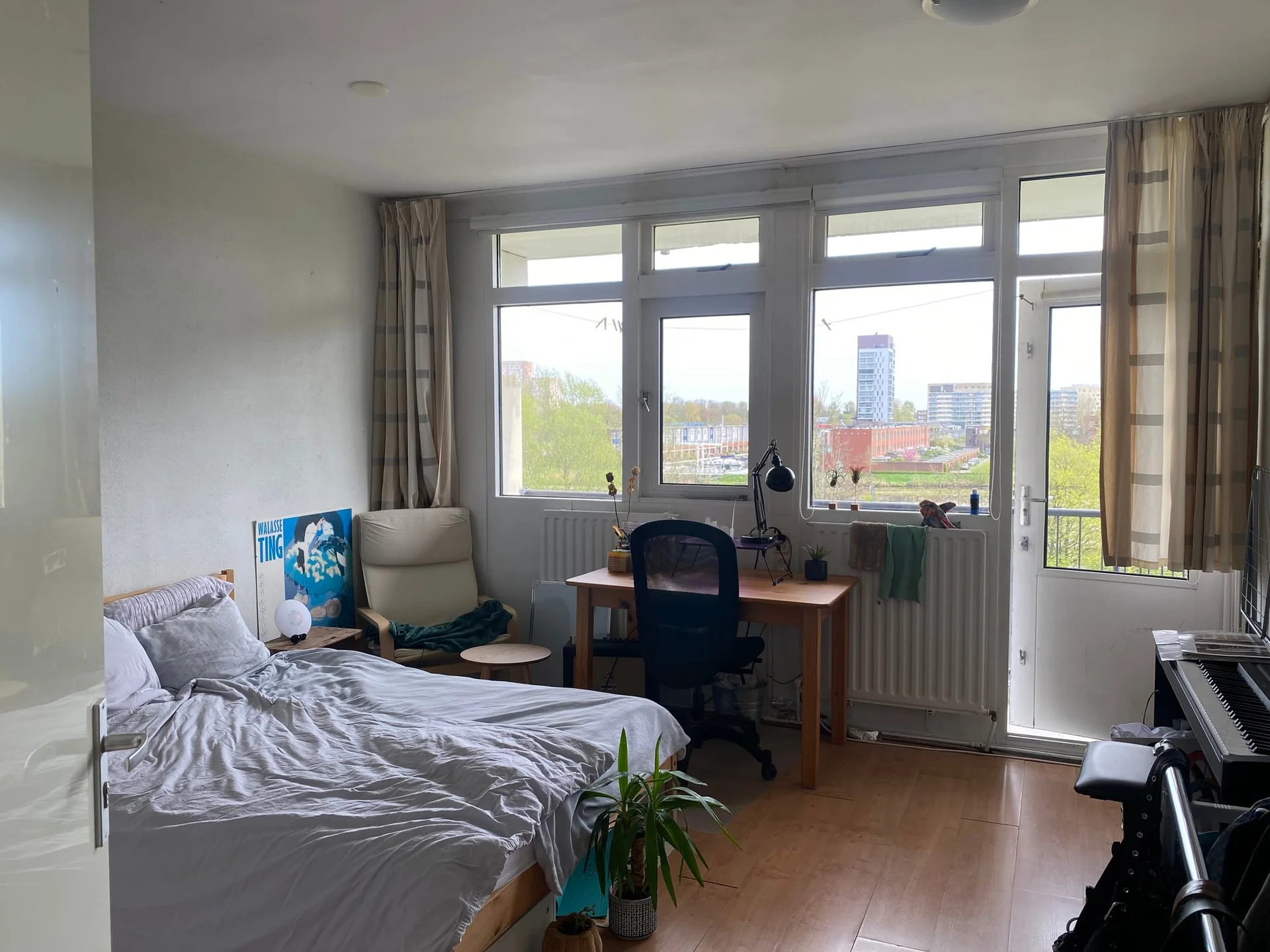 geblurde versie van de foto als achtergrond