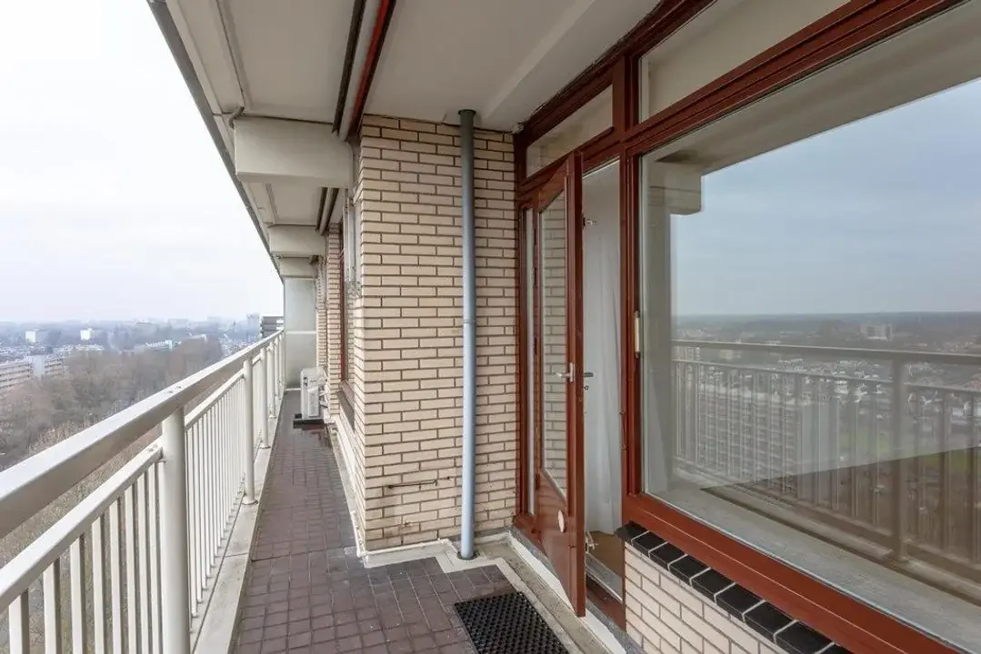 geblurde versie van de foto als achtergrond