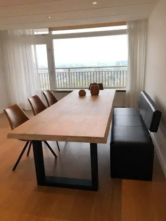 geblurde versie van de foto als achtergrond