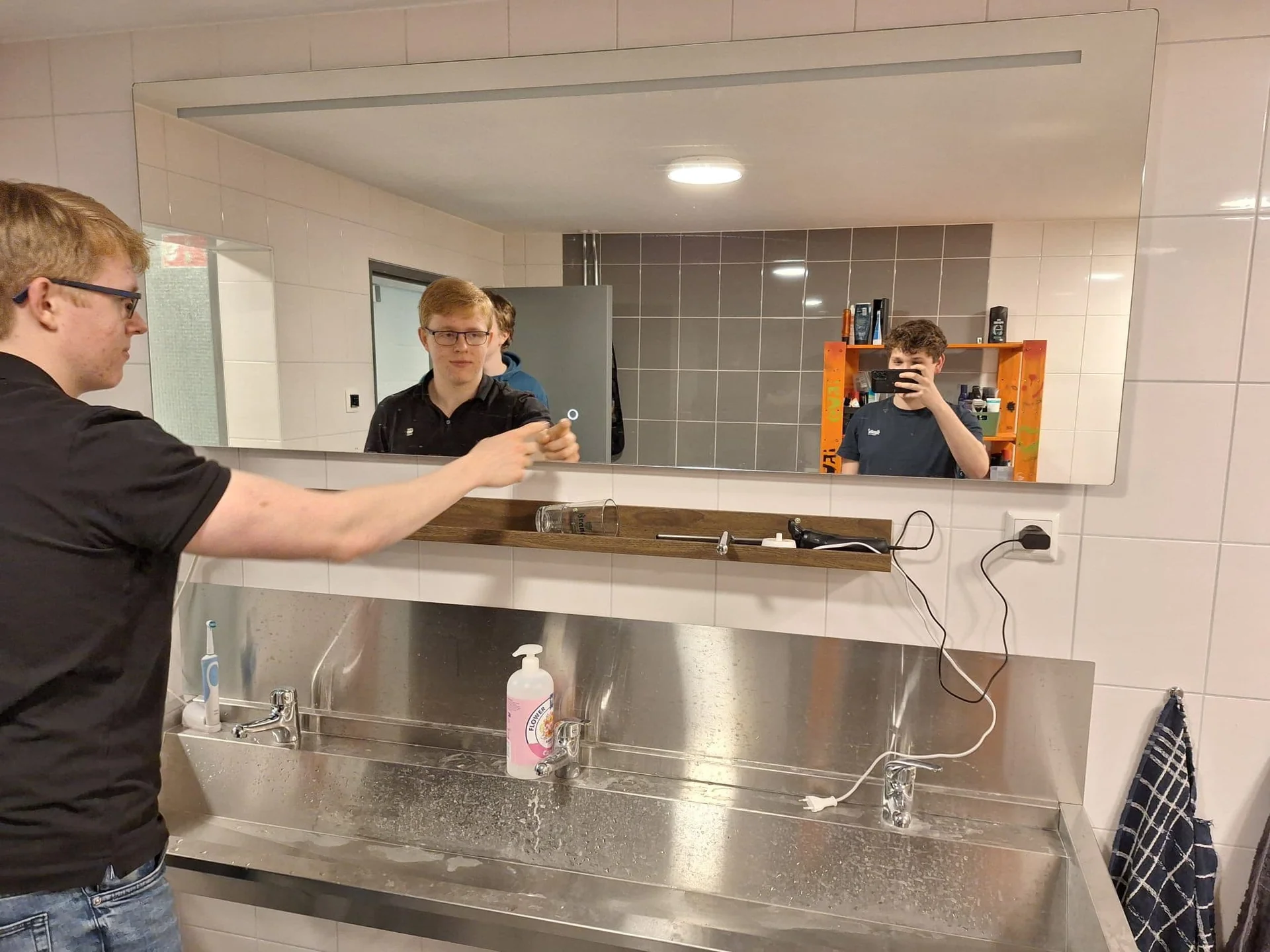 geblurde versie van de foto als achtergrond