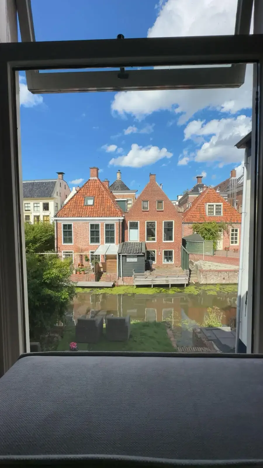 geblurde versie van de foto als achtergrond
