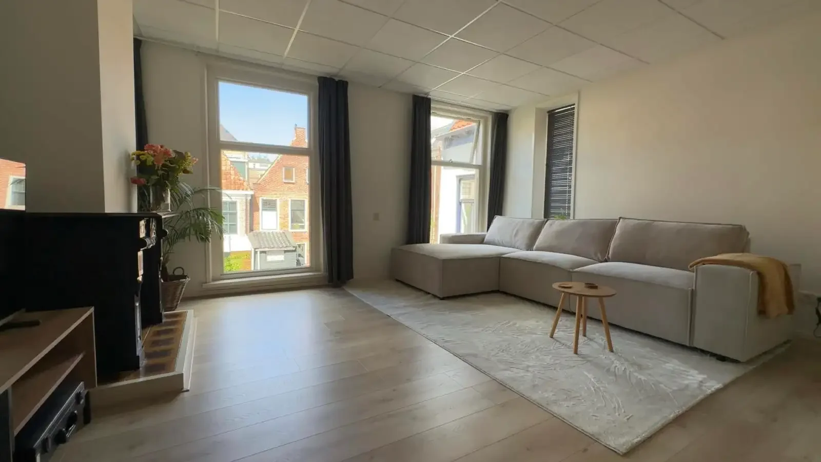 geblurde versie van de foto als achtergrond