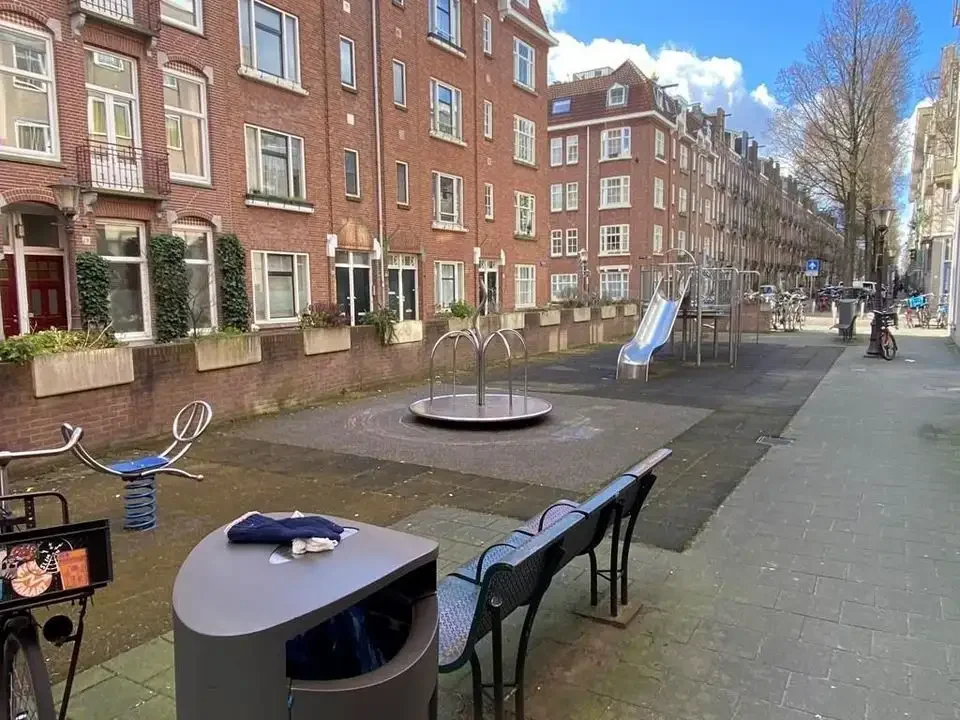 geblurde versie van de foto als achtergrond